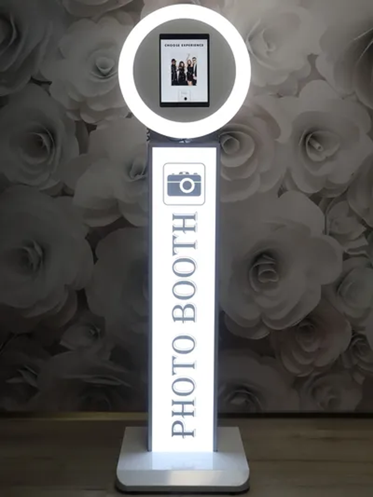 Elegant wedding photo booth rental in Columbus Ohio